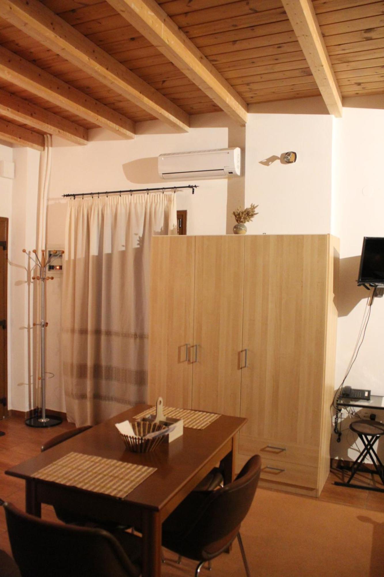 Michel Studios Kalawrita Zewnętrze zdjęcie